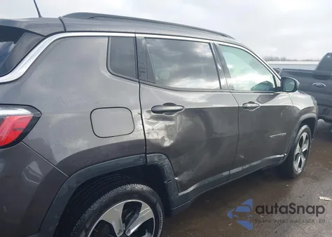 2018 Jeep Compass Latitude 4X4 из США, поврежденный, VIN 3C4NJDBB3JT116791
